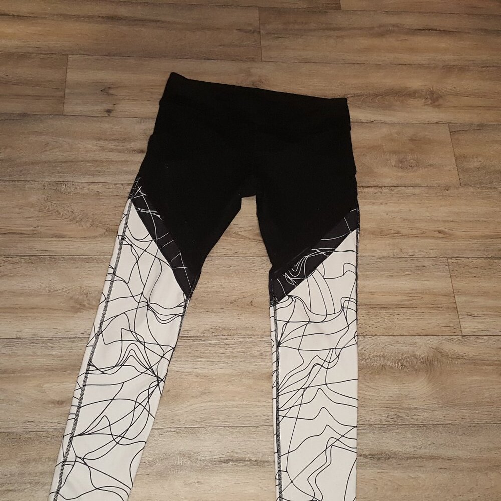 Black & White Patterned Athletic Leggings